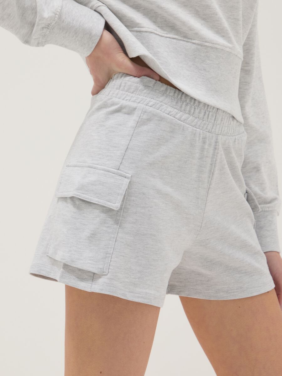 Grey cotton blend cargo shorts for girls relaxed fit_2