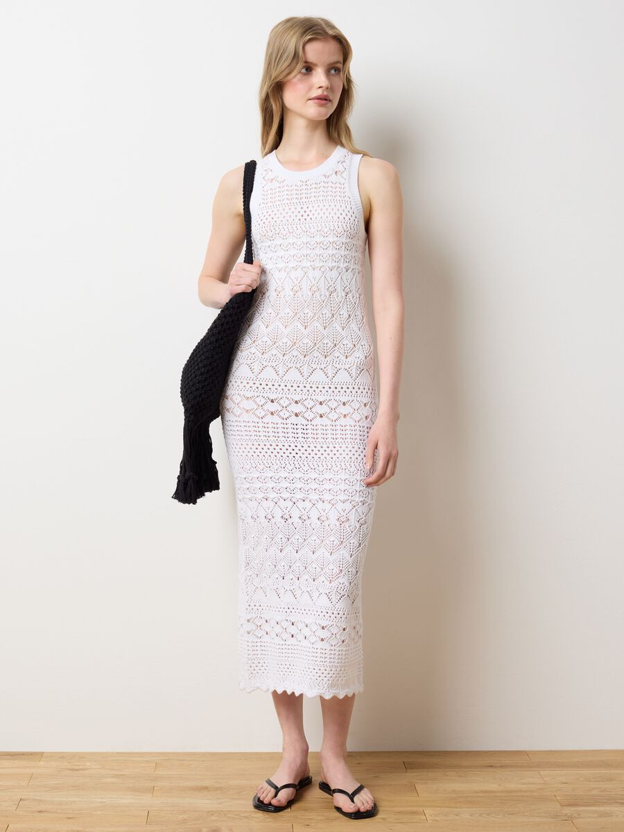 Long sleeveless crochet dress_0