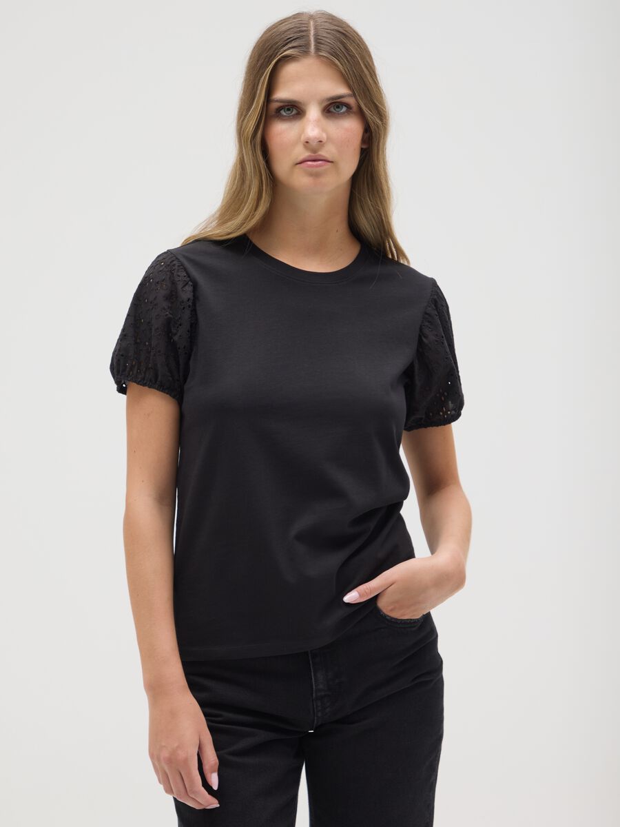 Women's black regular fit pure cotton T-shirt_0