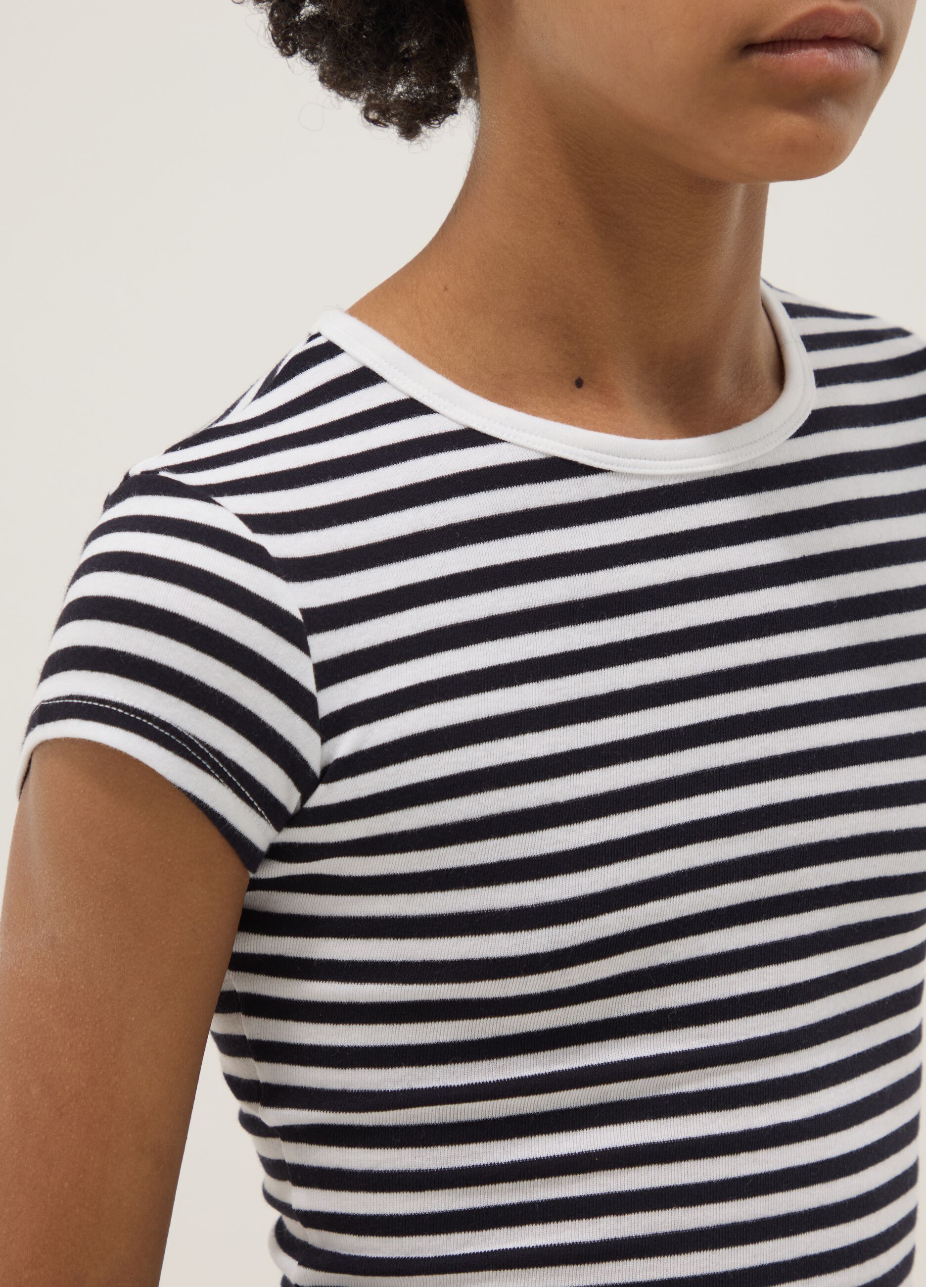 Girls&rsquo; fitted striped stretch-cotton T-shirt in multicolour