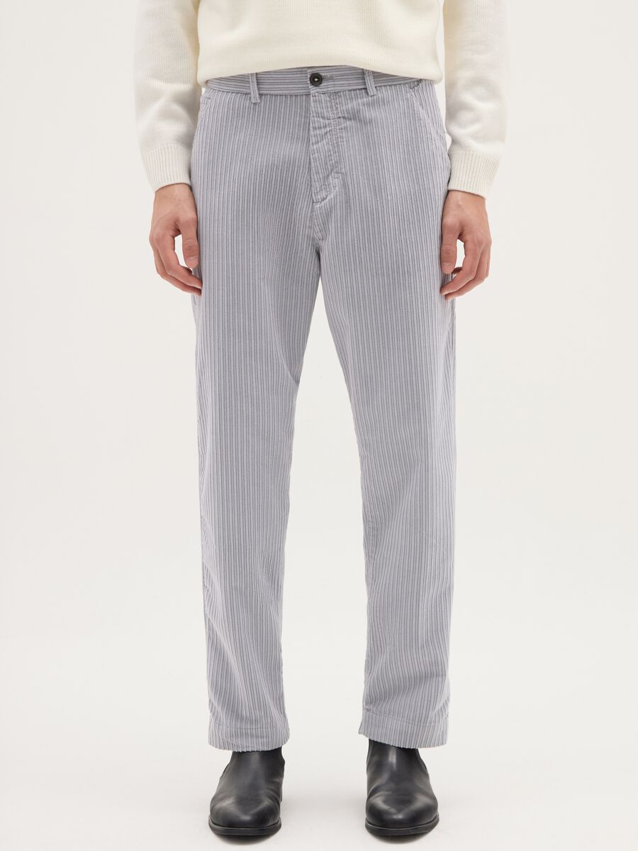 Grey cotton blend regular fit chino trousers_1