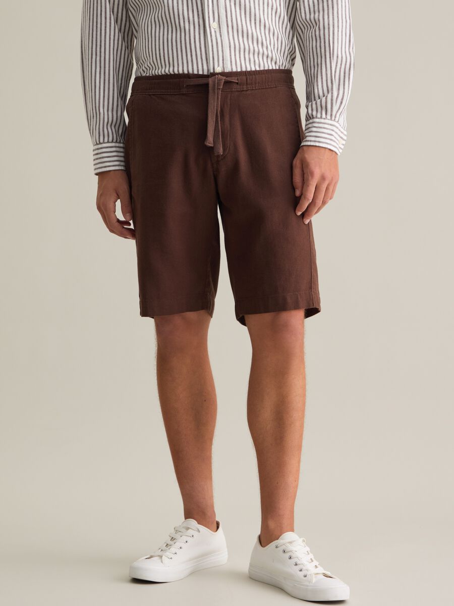 Men's brown cotton-blend regular fit shorts_1