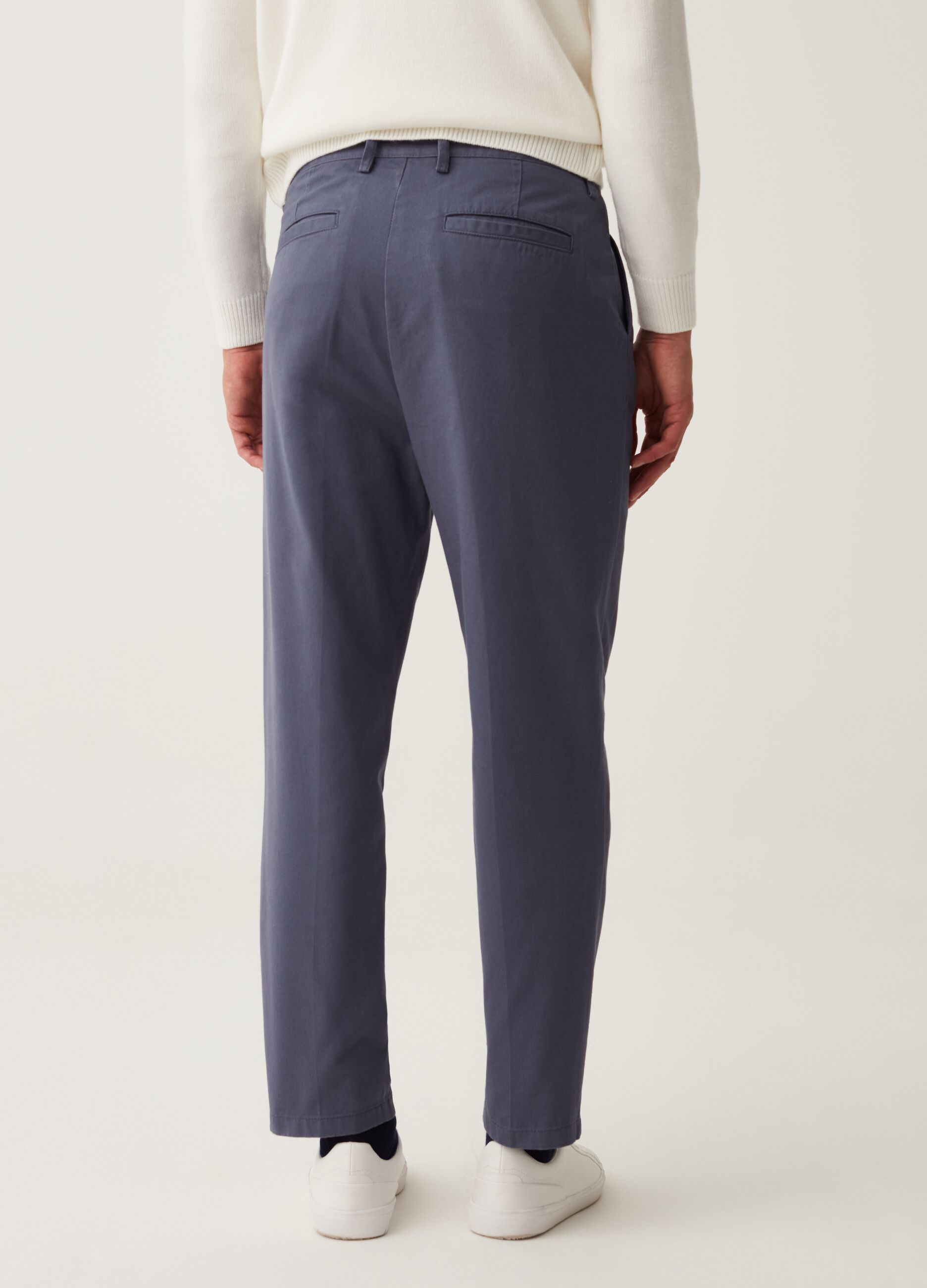 Pantaloni chino con pinces_2