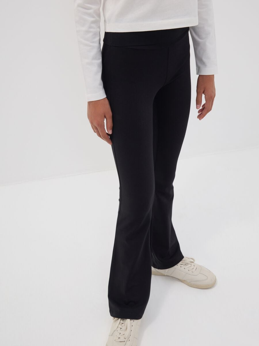 Leggings neri flare in cotone organico elasticizzato per ragazza_2