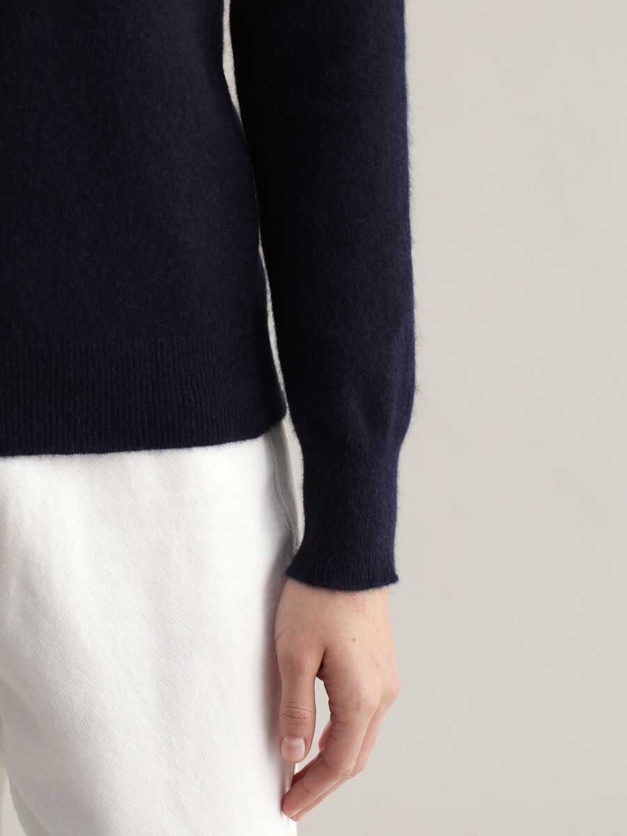 Cashmere pullover with round neck with fold_2