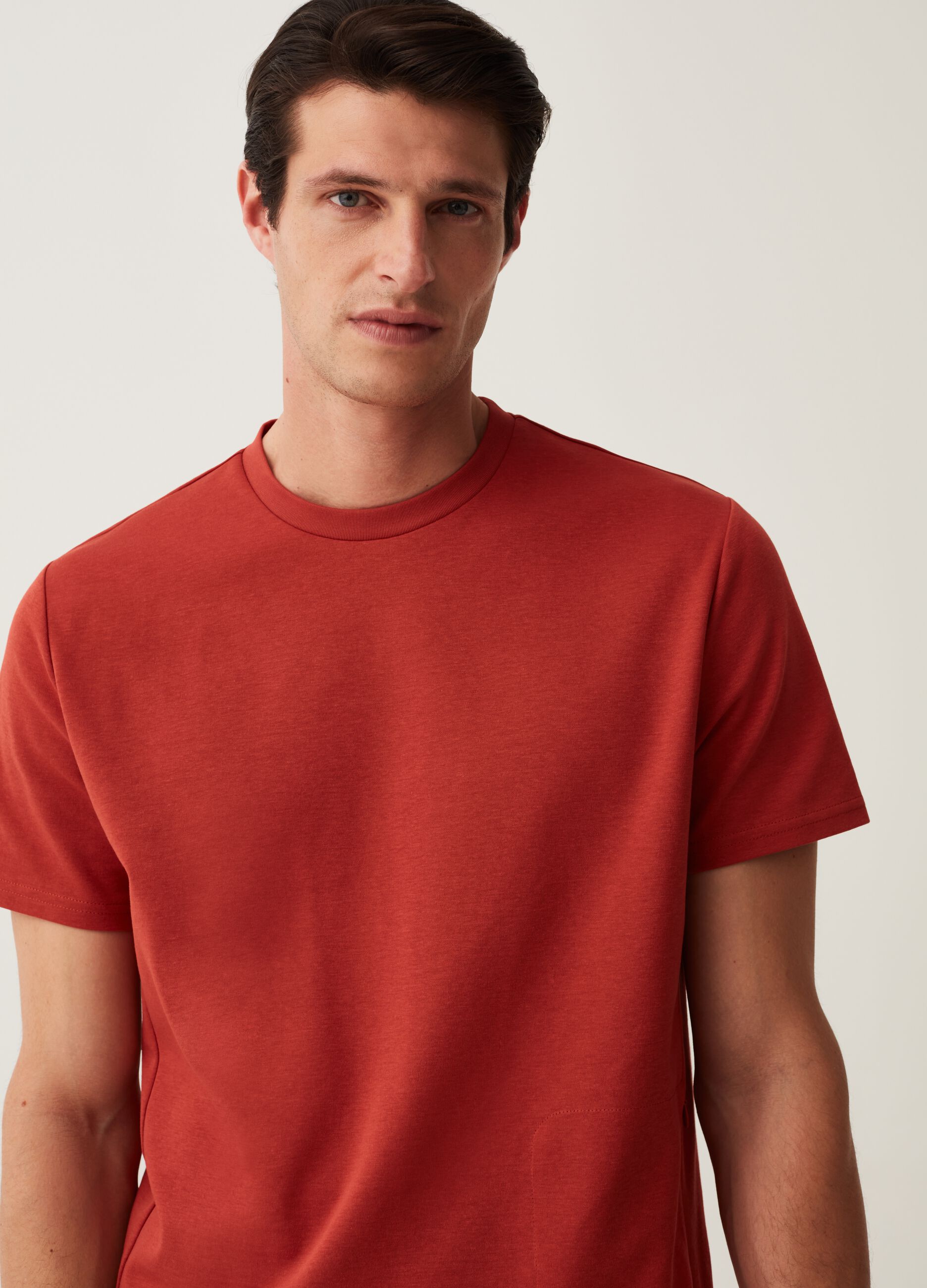 T shirt sportive on sale uomo