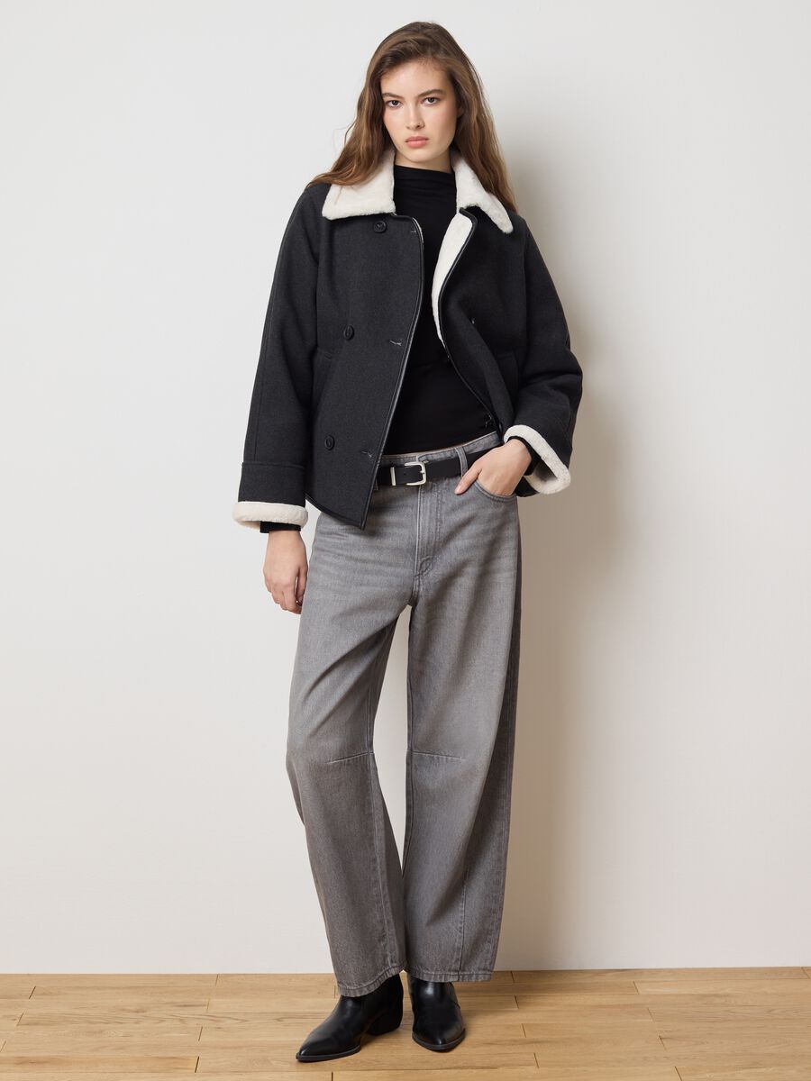 Black jacket with regular fit collar and buttons_2