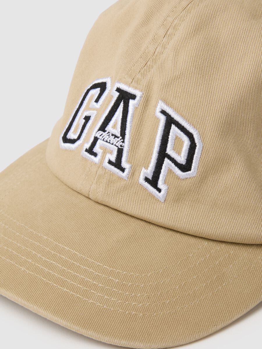 Baseball cap with Athletics logo embroidery_2