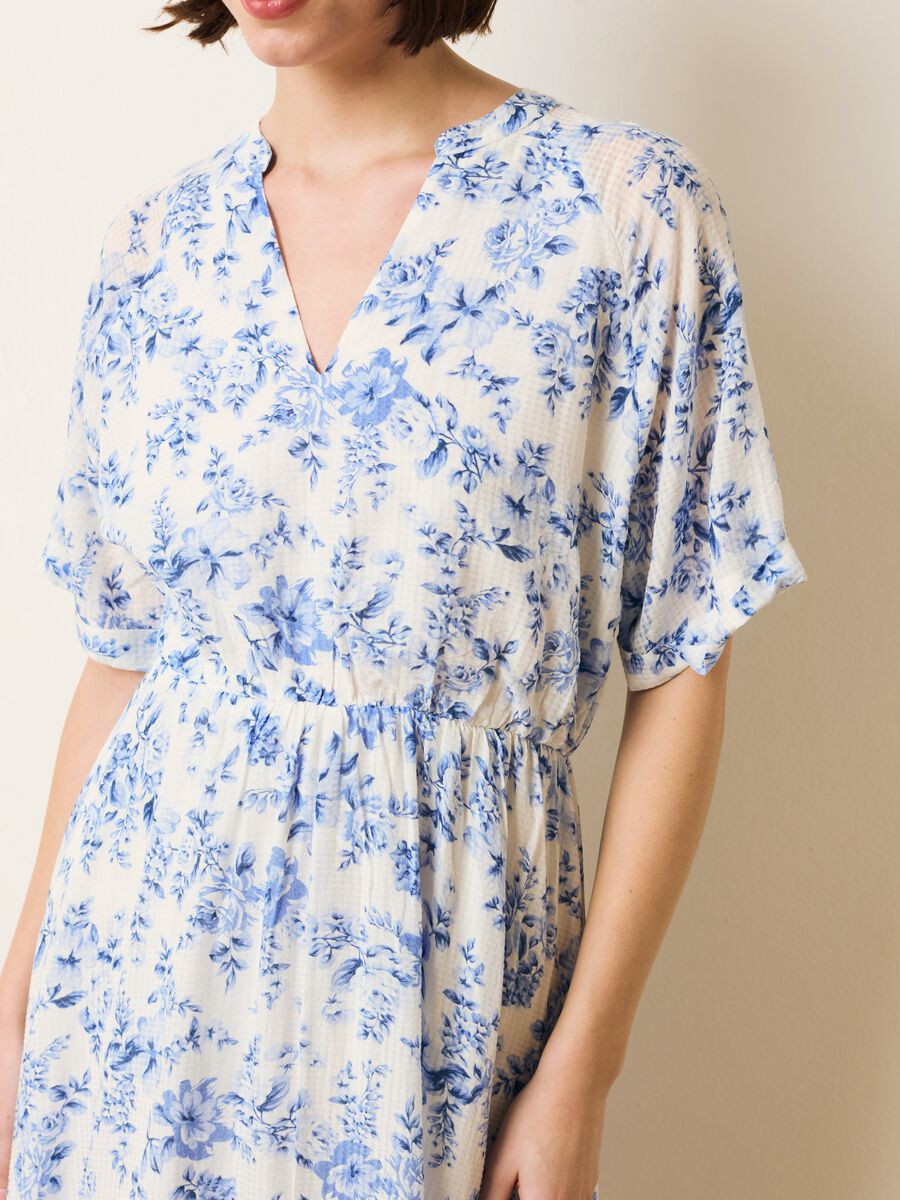 Long floral dress with V neck_0