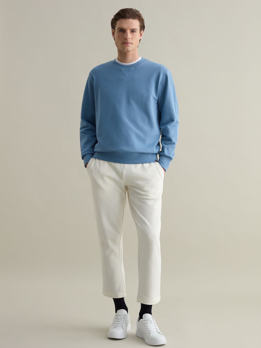 Sweatshirt with round neck and stitched detail_1