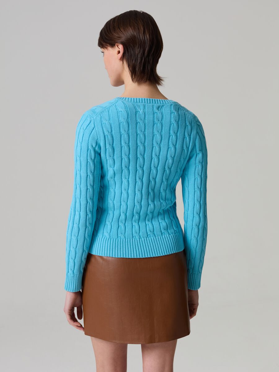 Pullover with V neck and cable-knit design_1