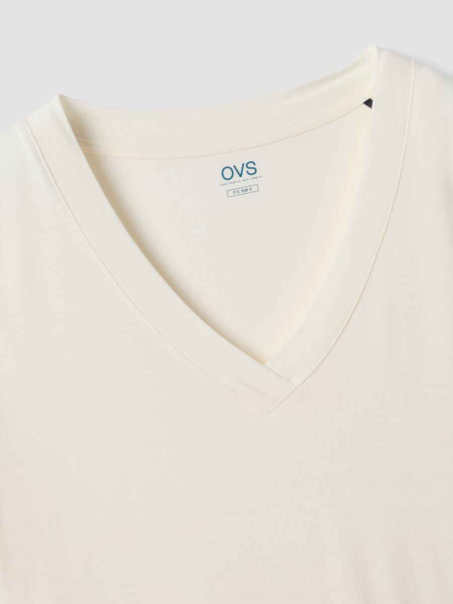 T-shirt bianca in viscosa elasticizzato regular fit_5