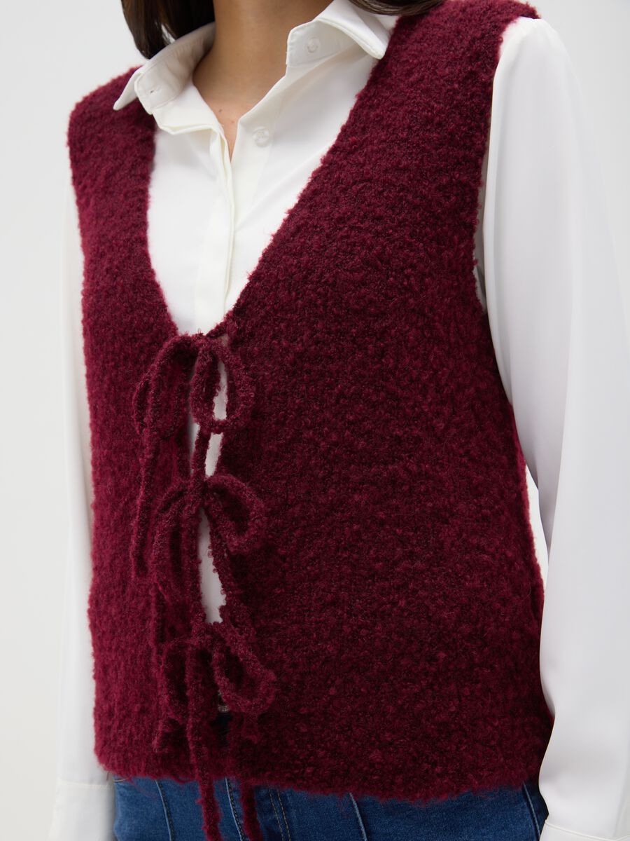 Red regular fit vest with lace closures_3