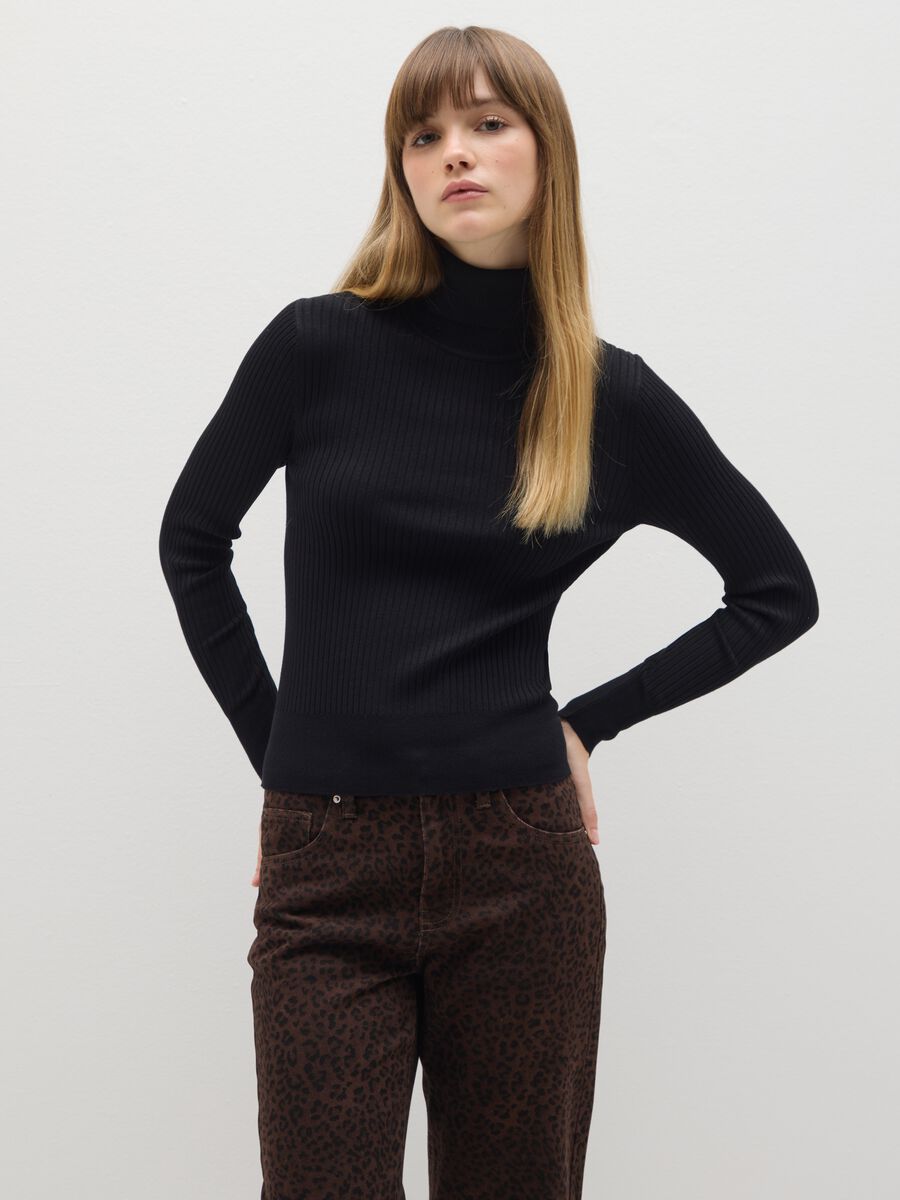 Black Turtleneck Jumper_0