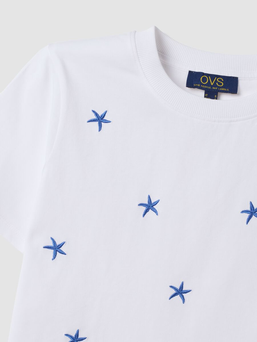T-shirt bianca in puro cotone con ricami a stella_1
