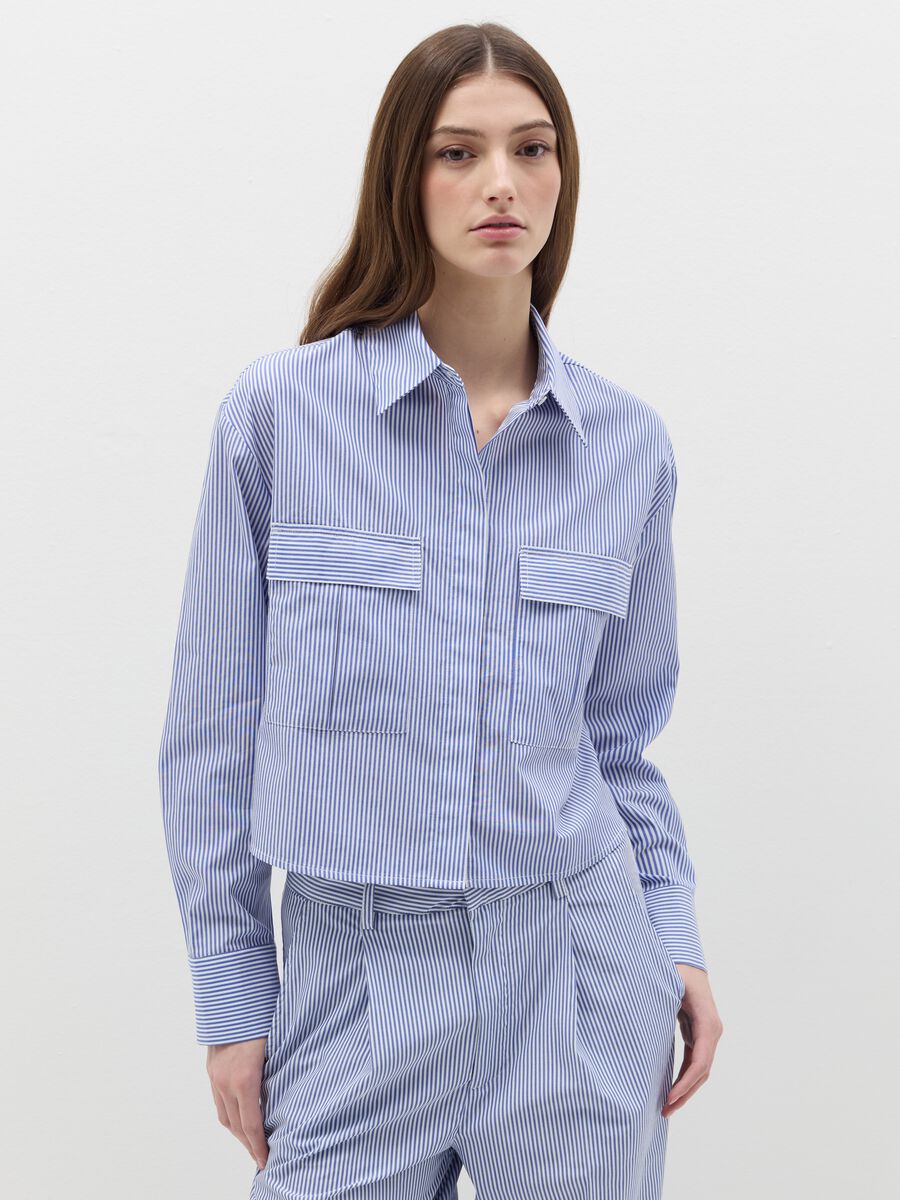 Boxy-fit shirt with thin stripes_0