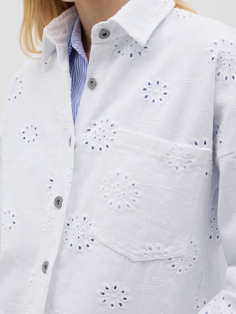 White Cotton Embroidered Shirt_3