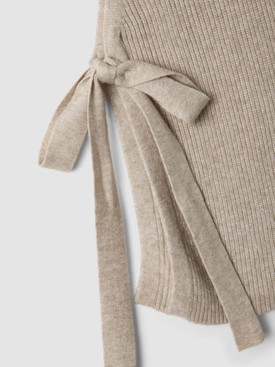 Beige ribbed viscose-blend gilet with side bows, regular fit_1