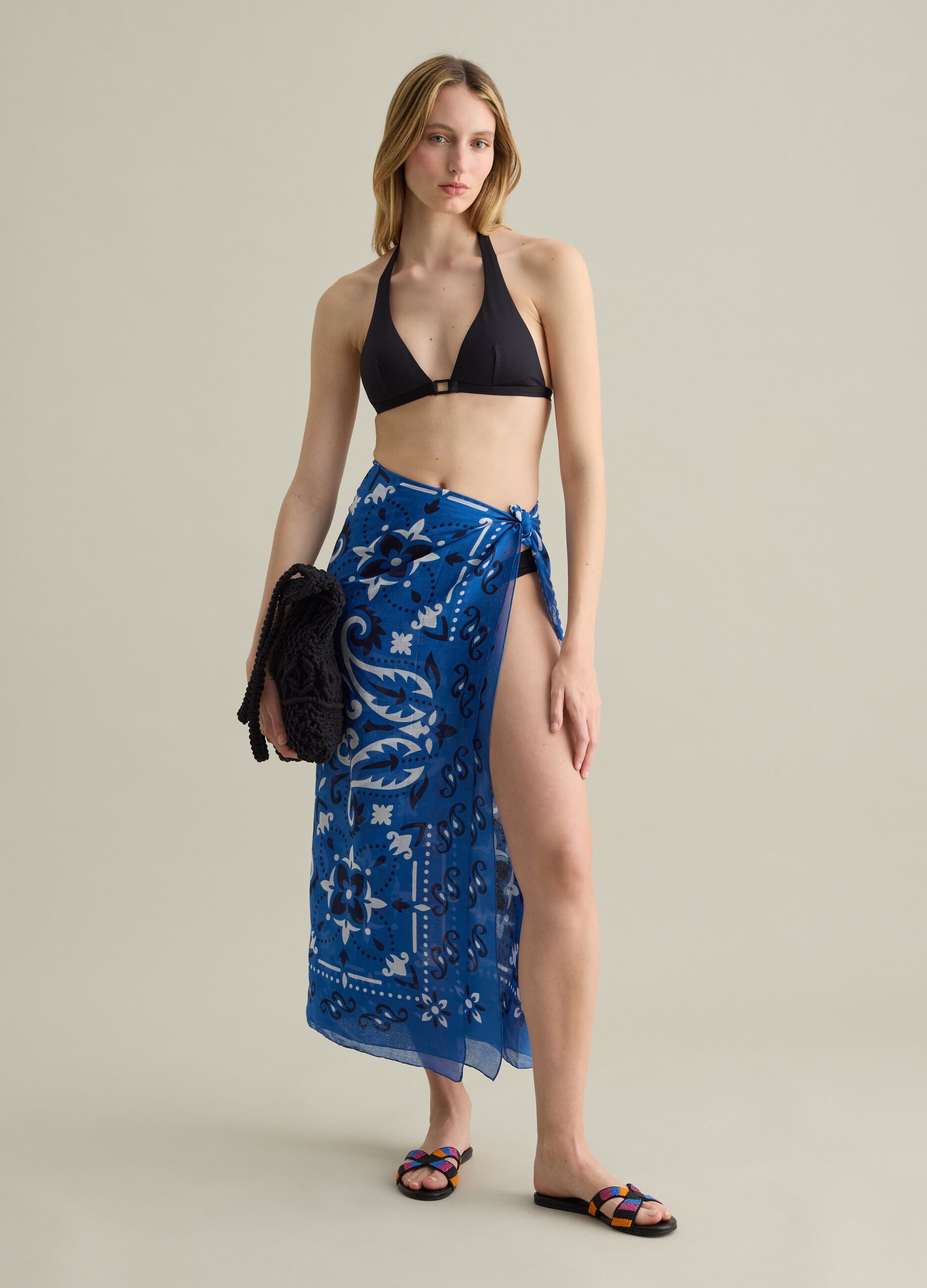 Women’s bikini top in black stretch fabric