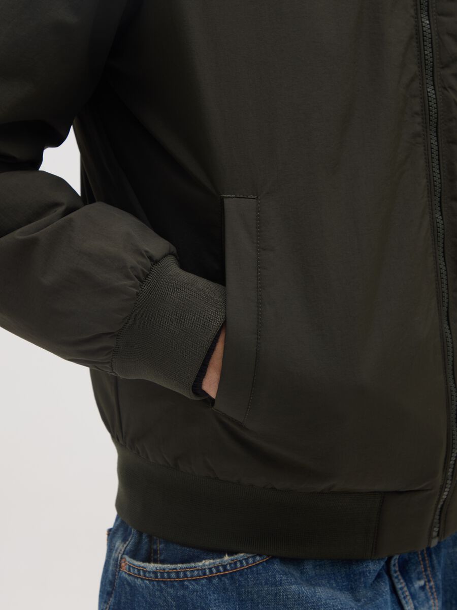 Green padded jacket with zip closure_3