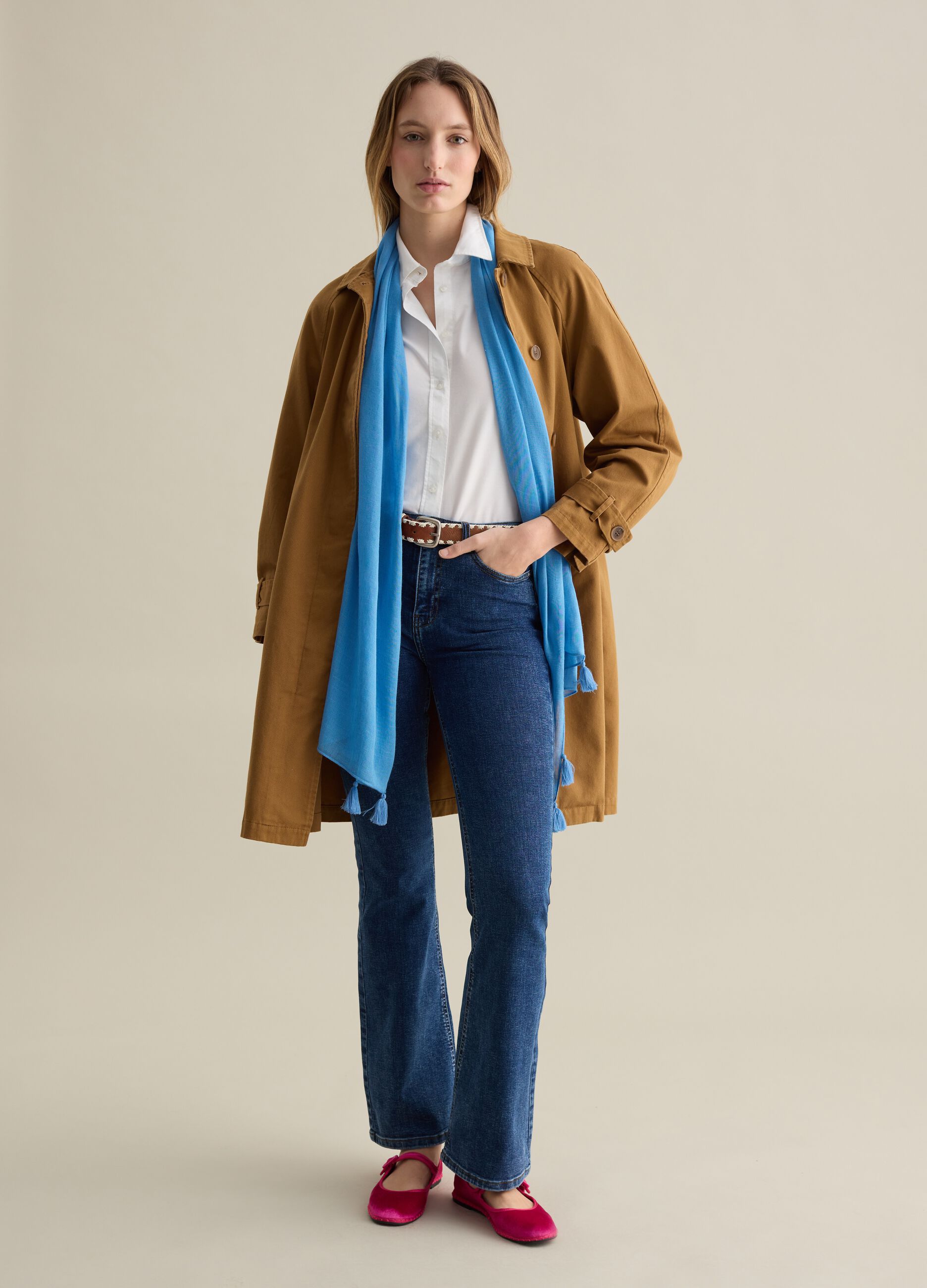 Light blue scarf with tassels