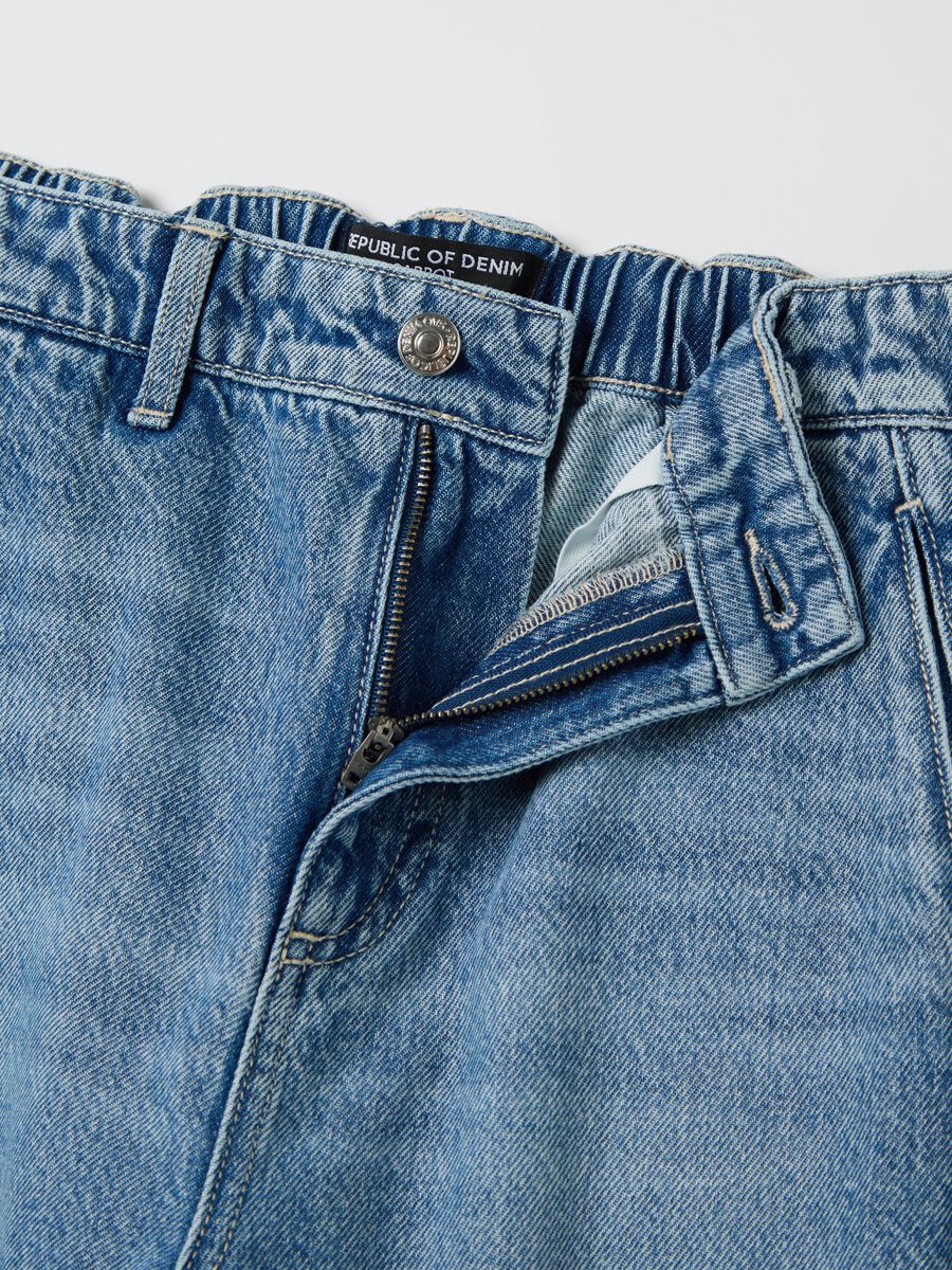 Blue carrot-fit jeans in cotton_5
