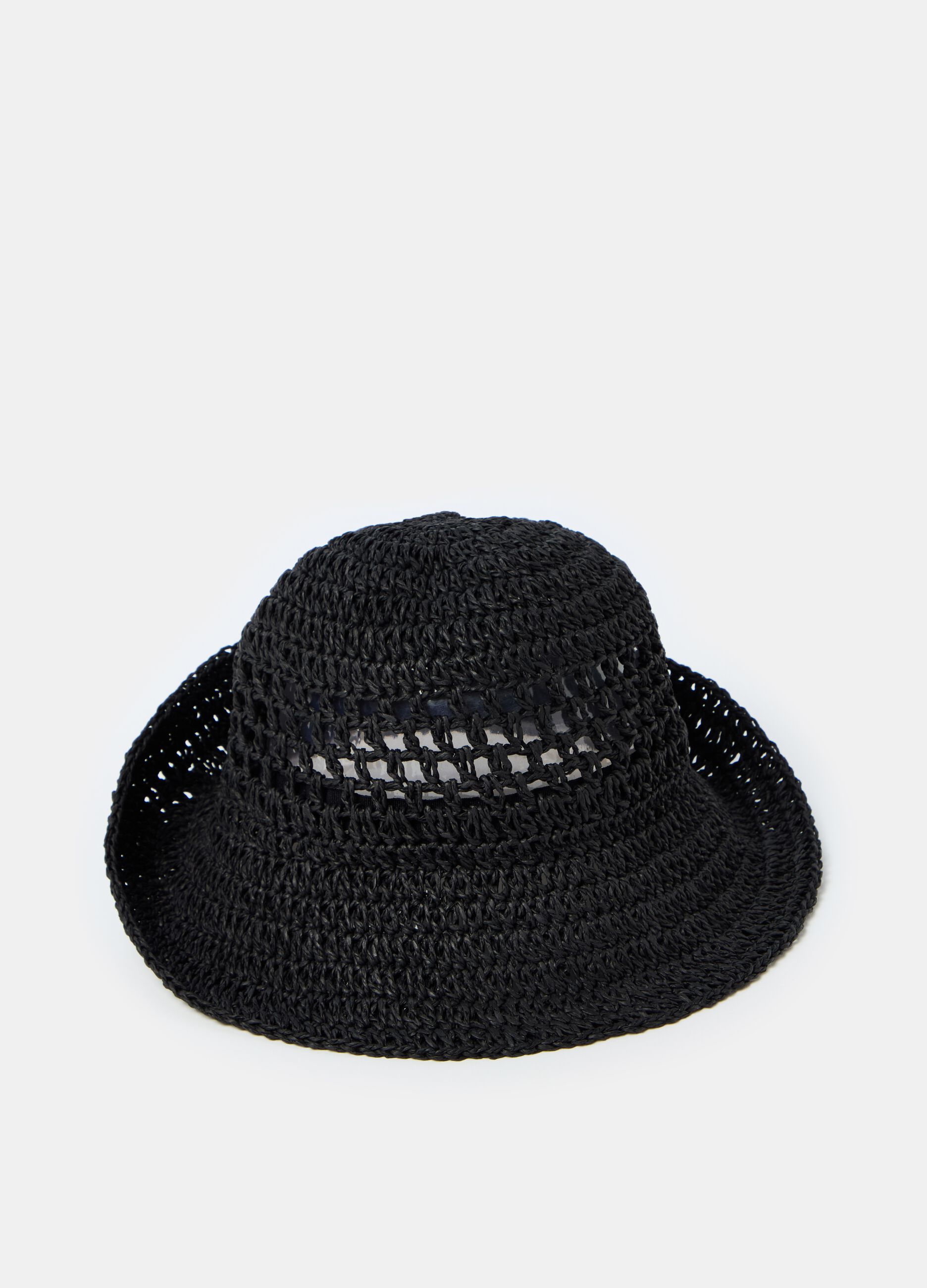 Cappello in rafia traforata