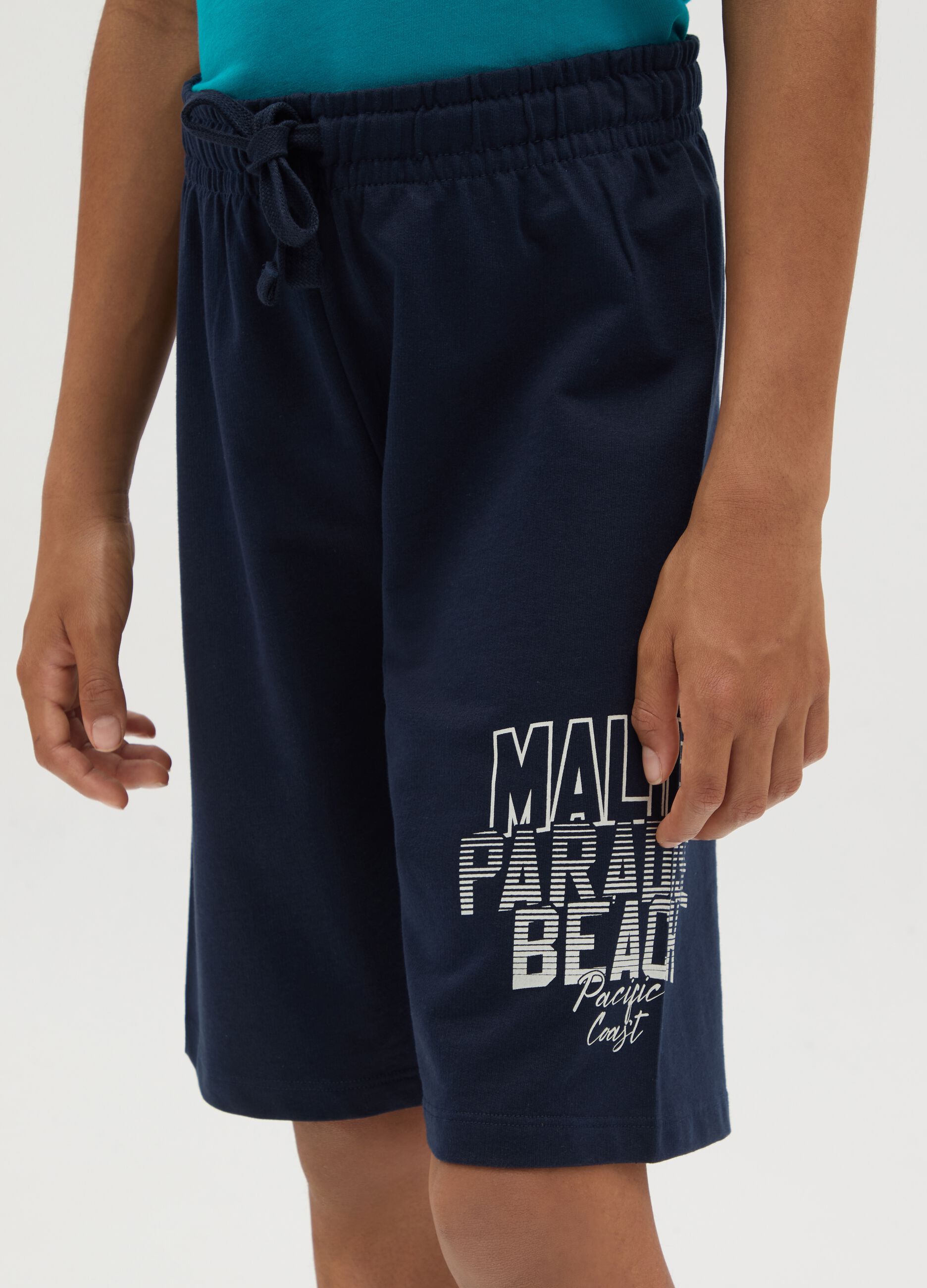 Blue shorts in 100% cotton