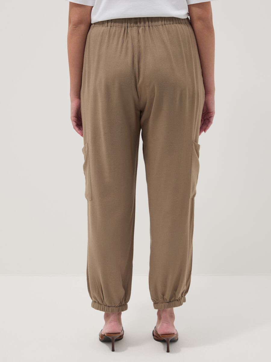 Pantaloni jogger in misto viscosa e lino marroni regular fit_2