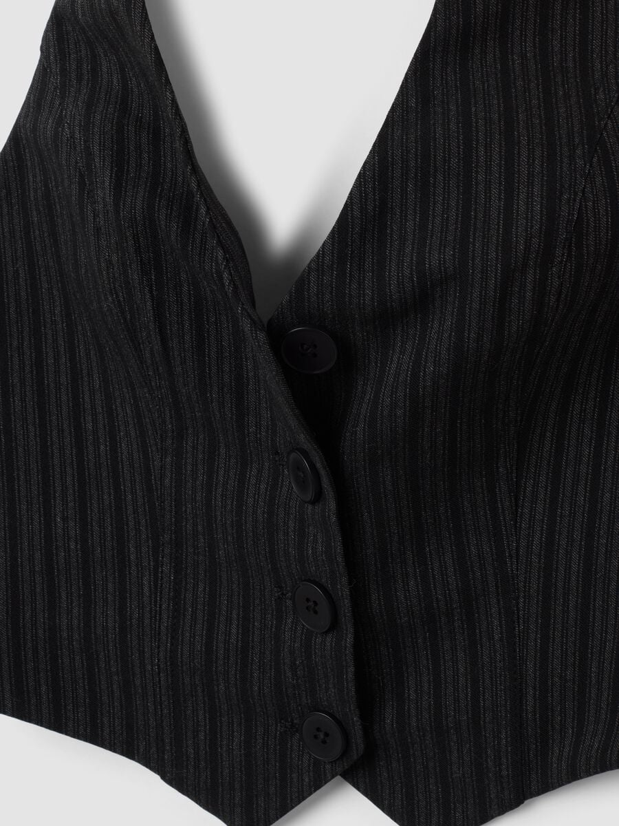 Gilet nero crop in viscosa elasticizzata a righe_6