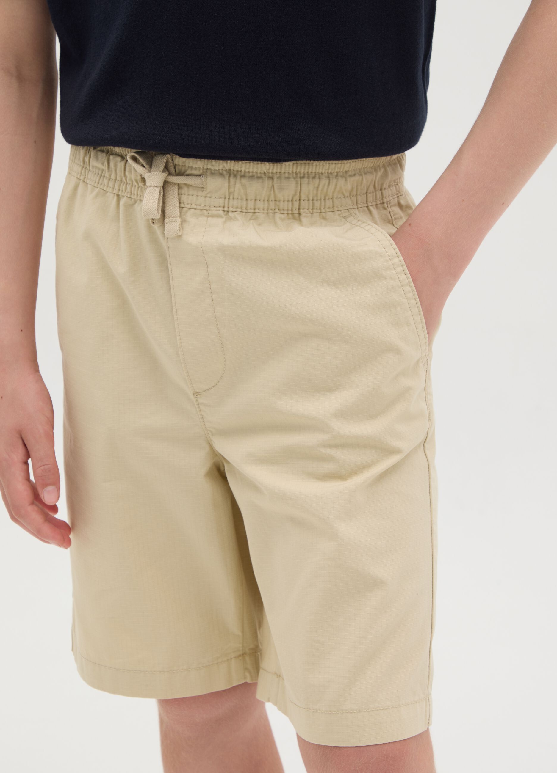 Shorts beige in cotone con coulisse 