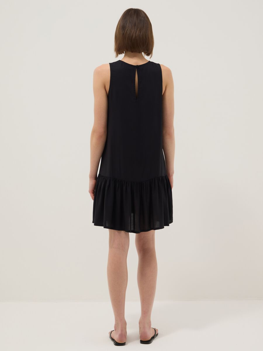 Sleeveless pure viscose black dress, regular fit_2