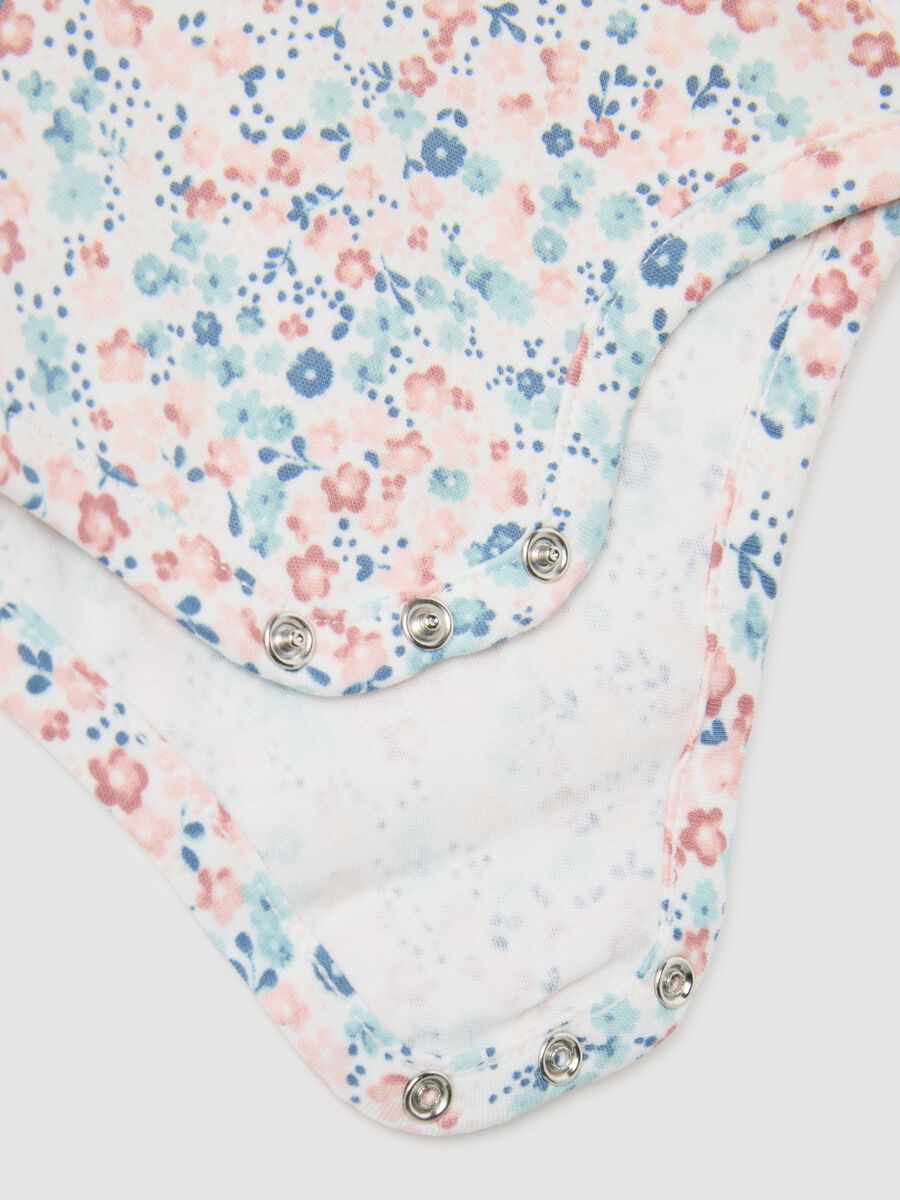 Body da neonata in puro cotone multicolor con colletto a balze_3