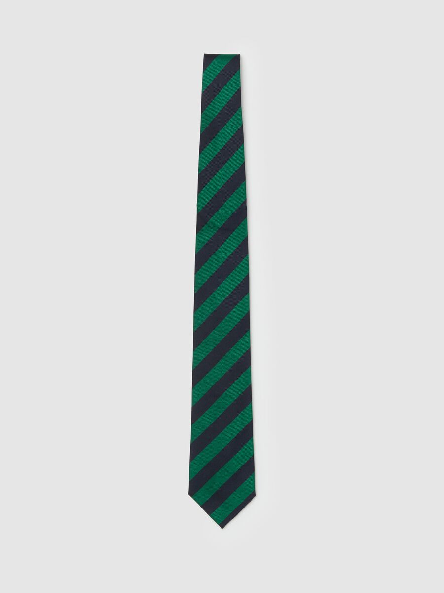 Silk tie with striped pattern_0