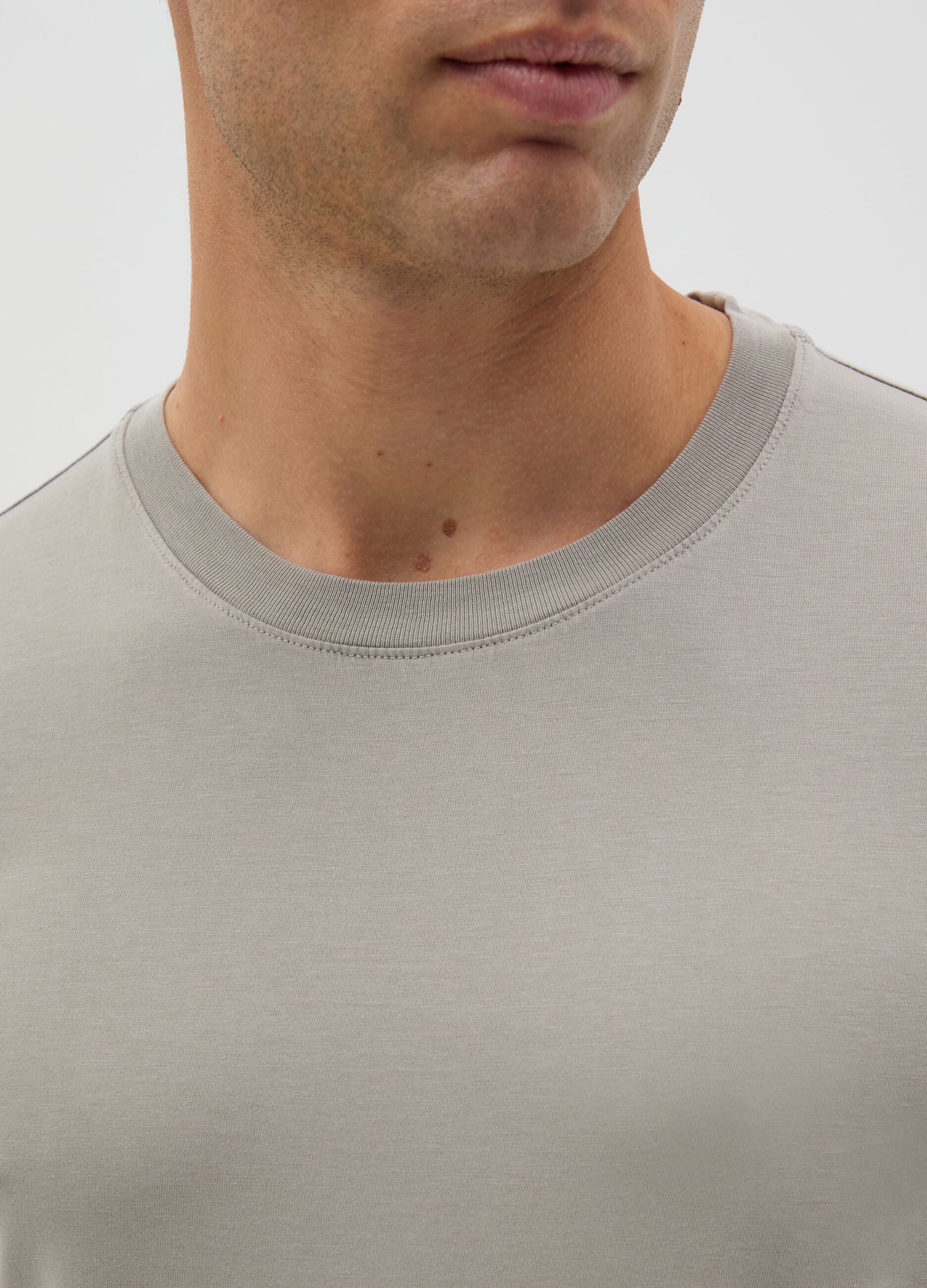 Men’s grey regular fit T-shirt in 100% cotton