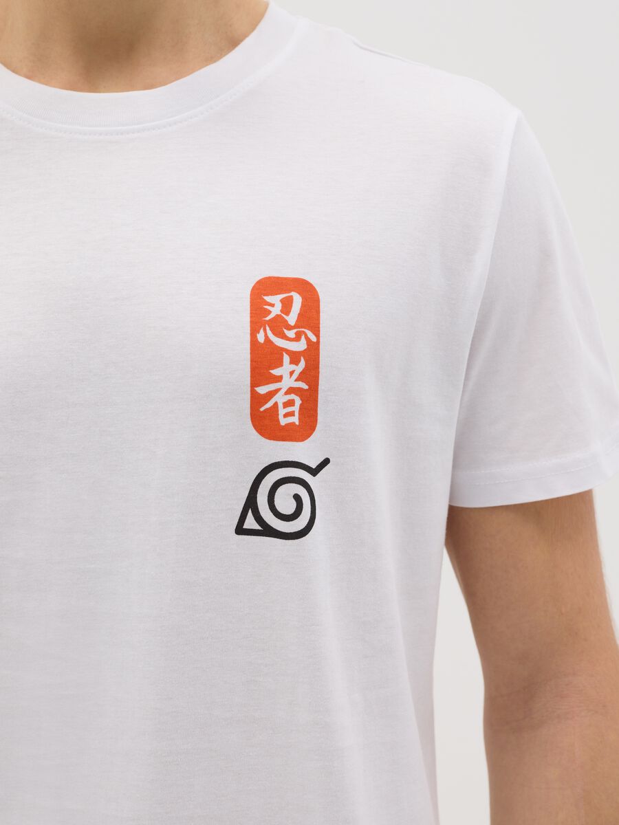 White T-shirt with Naruto print_3