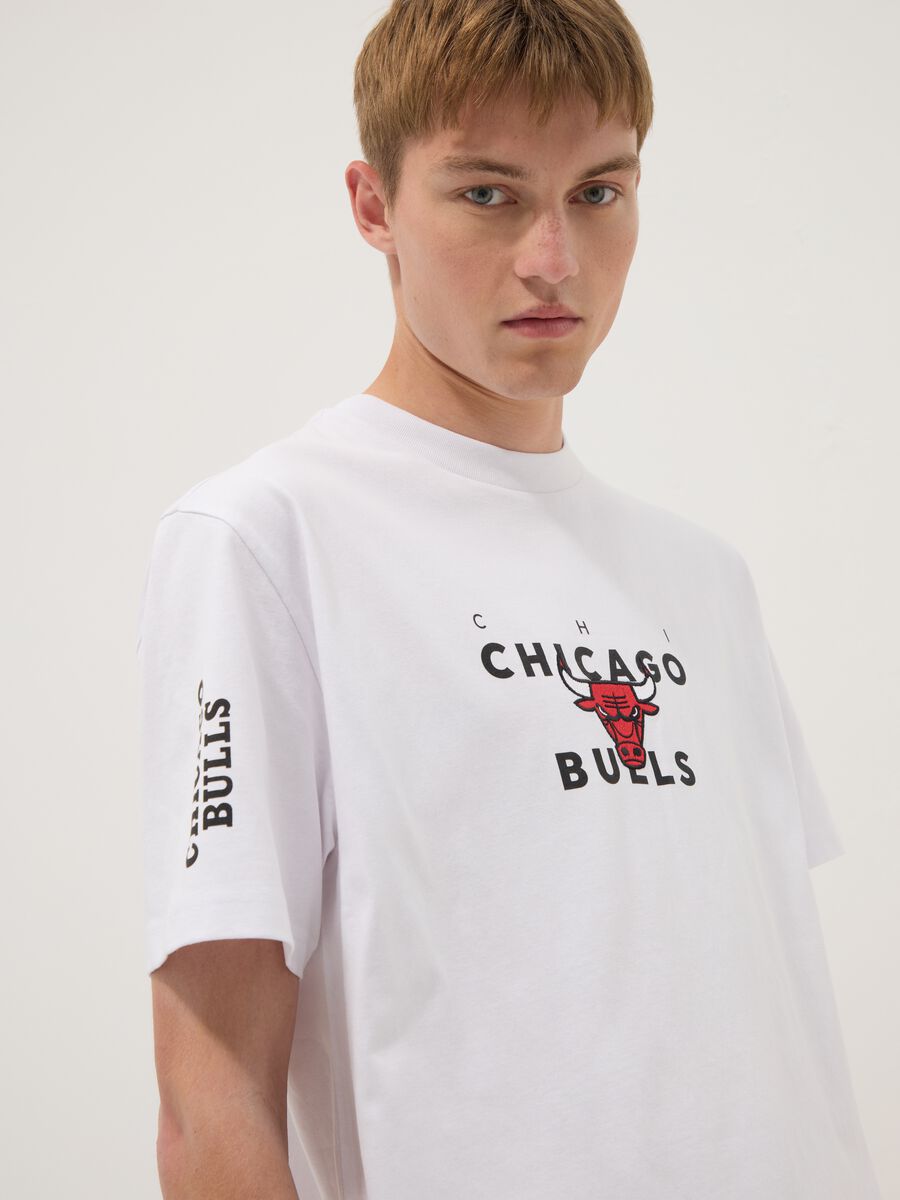 White pure cotton T-shirt with front print, oversized fit_2