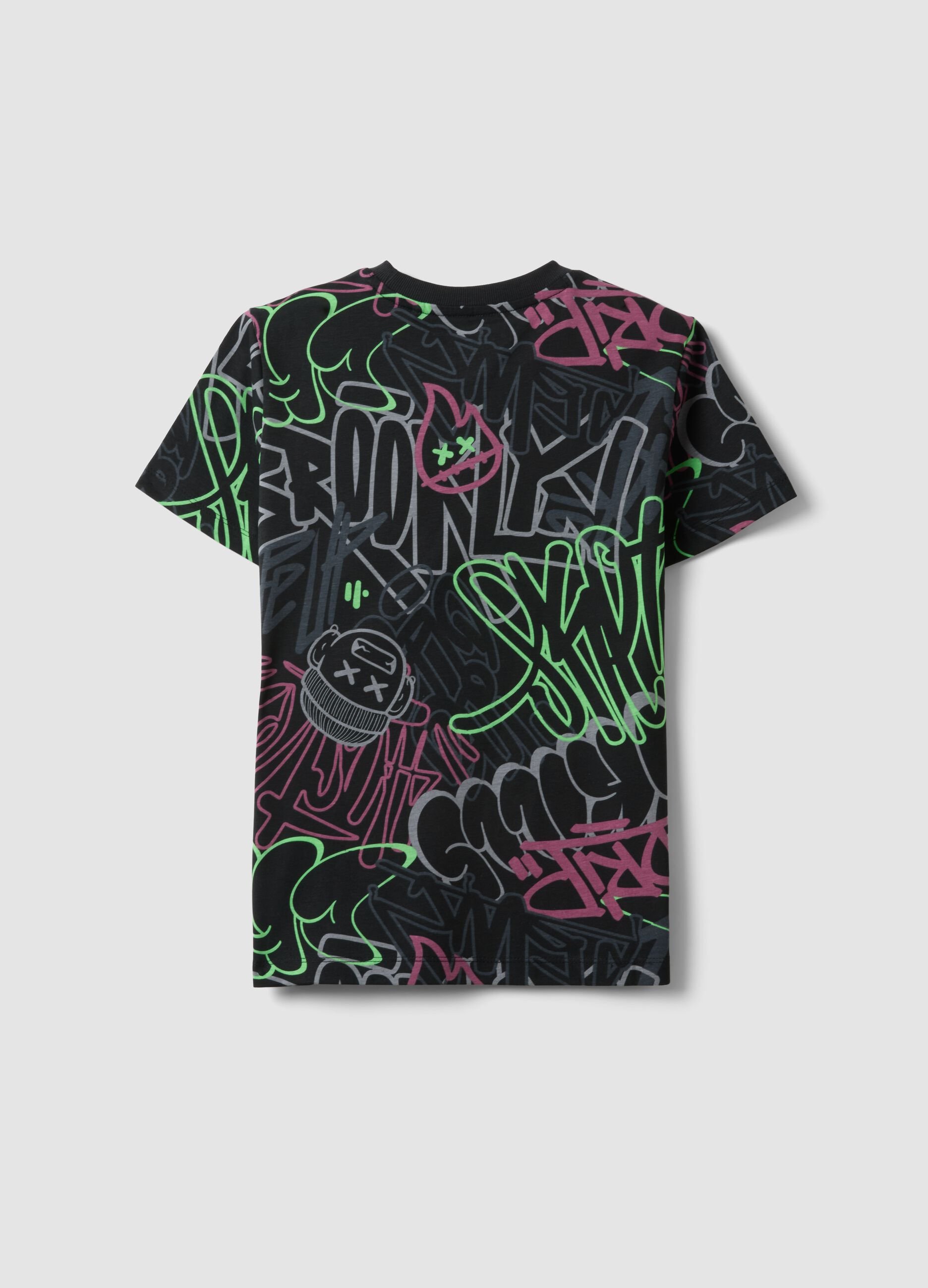 Boys&rsquo; pure cotton multicolour graffiti T-shirt, regular fit