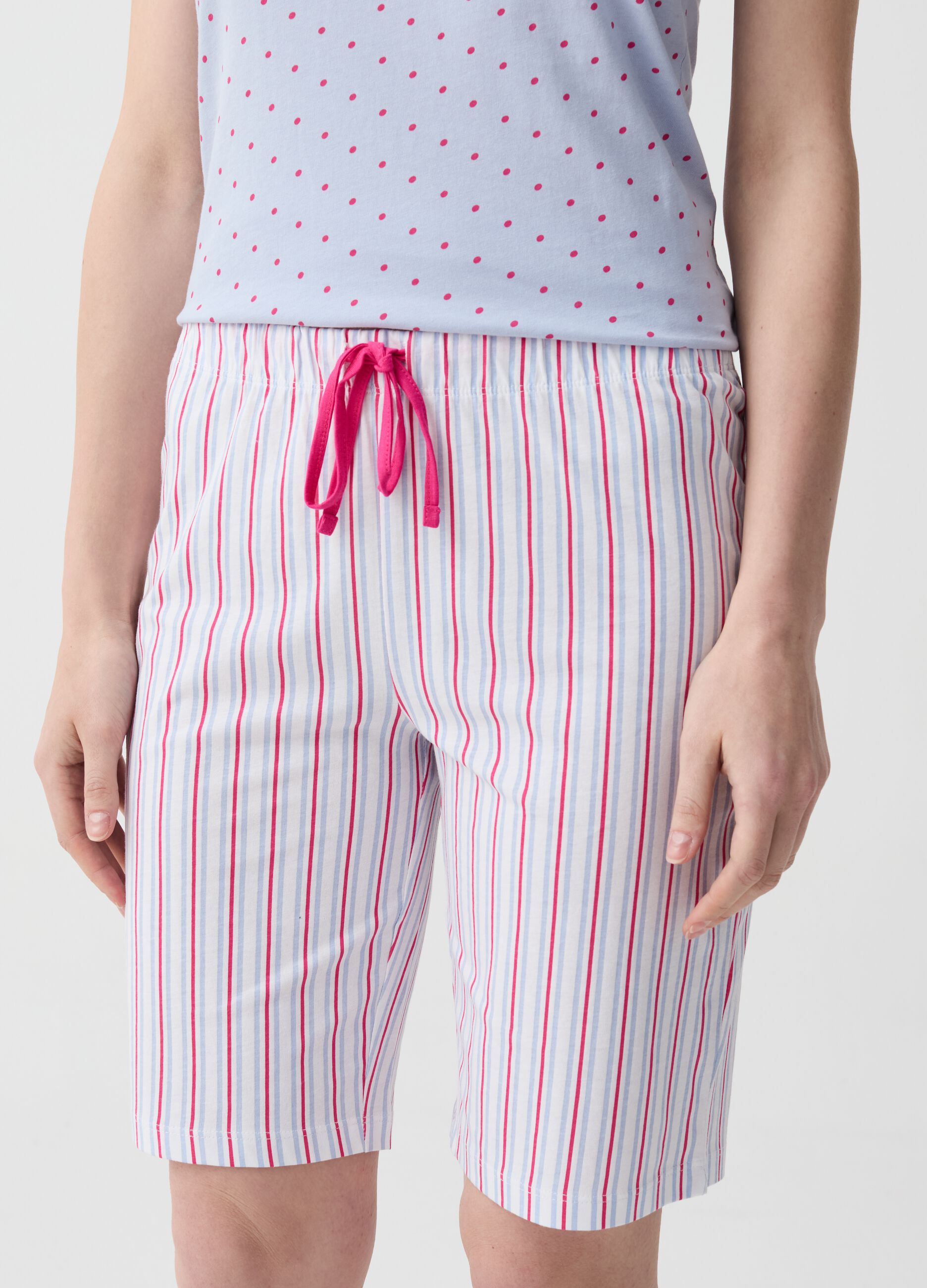 Pantalone pigiama corto a righe multicolore