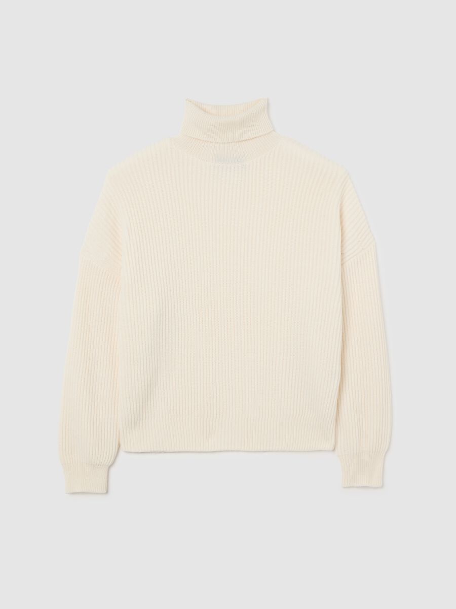 White Turtleneck Sweater_0
