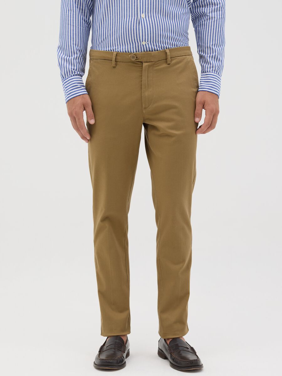 Pantaloni slim cammello in cotone elasticizzato_1