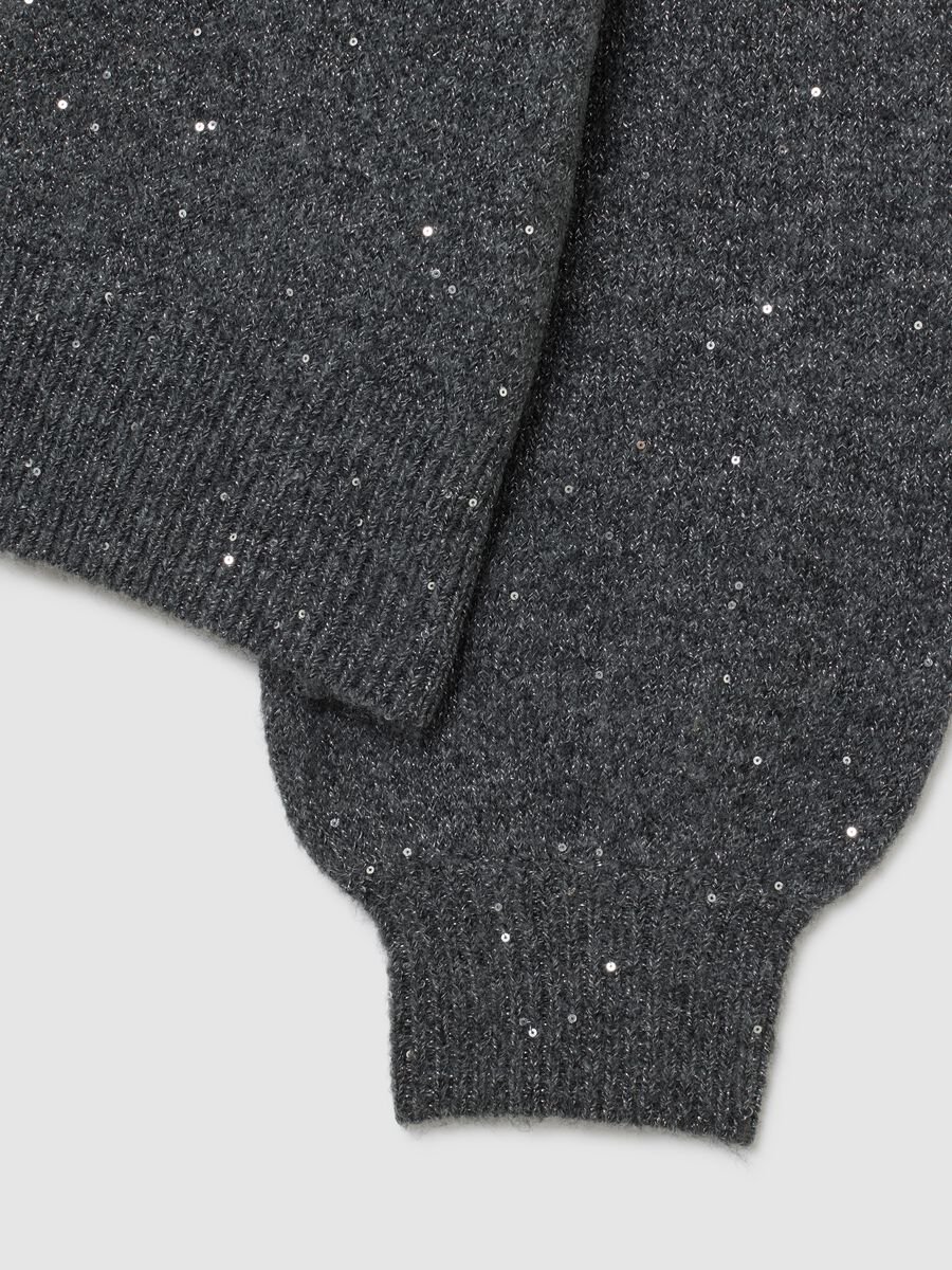 Grey oversized sweater with round neckline_5