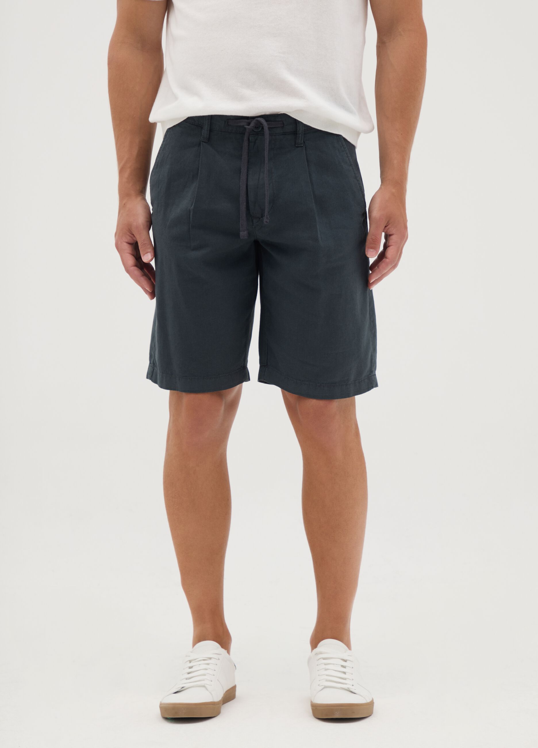 Men's blue regular fit linen blend shorts