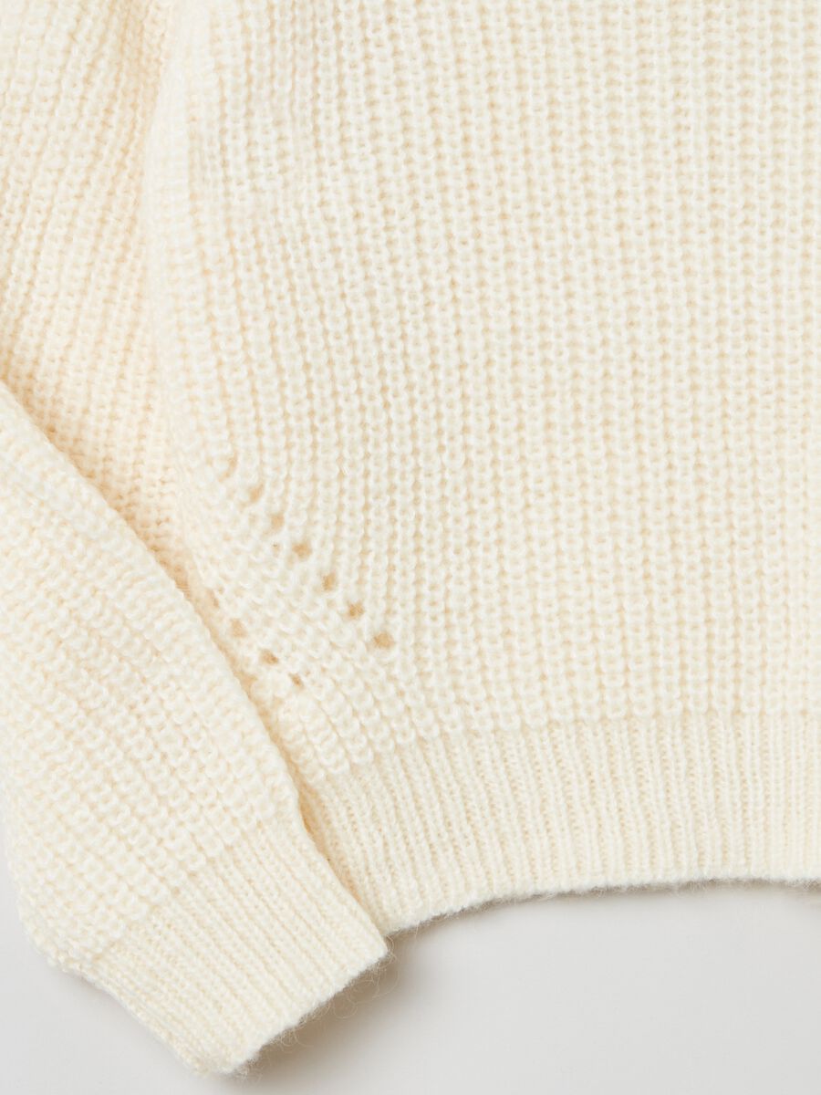 Pullover con lavorazione a coste_5