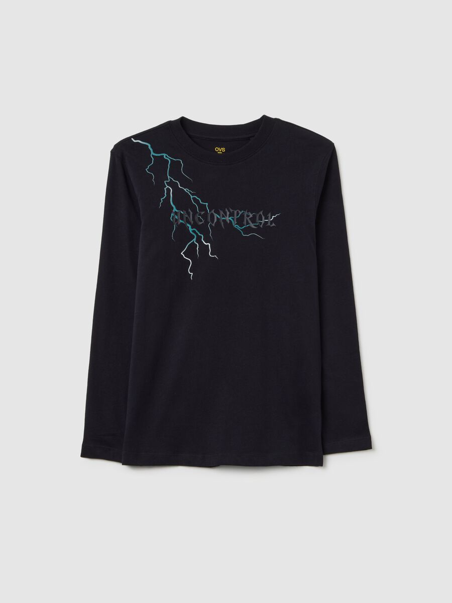 T-shirt nera da ragazzo in puro cotone over fit con stampa_3