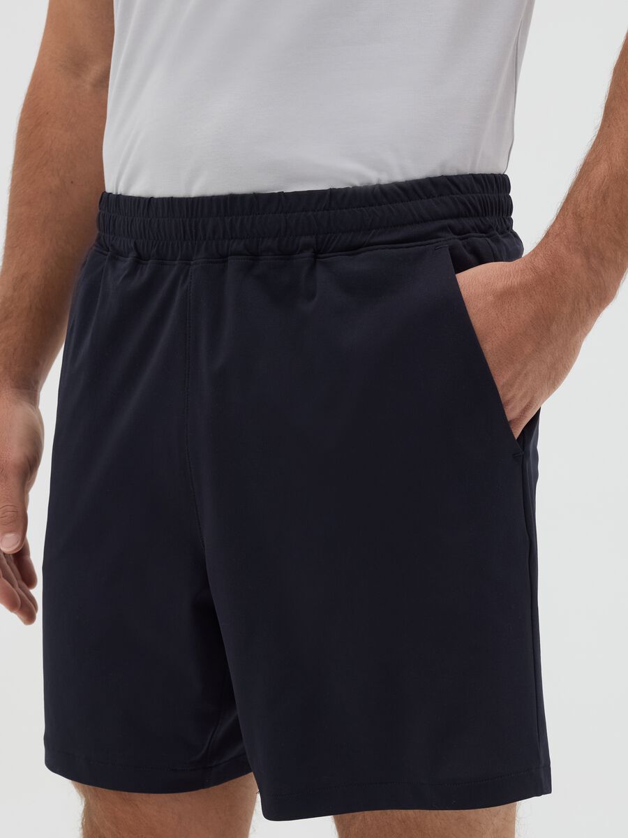 Blue Bermuda joggers in stretch fabric_2