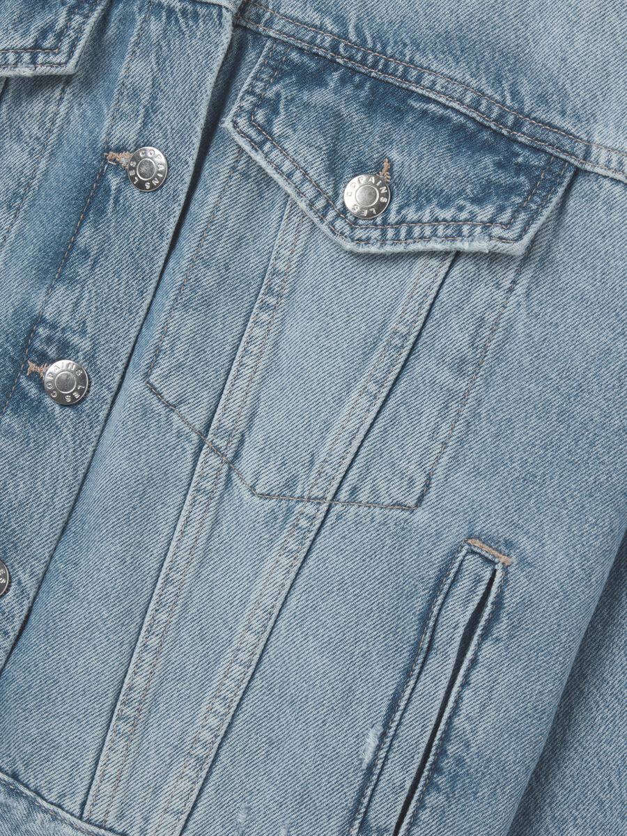 Short jacket in acid wash denim_5