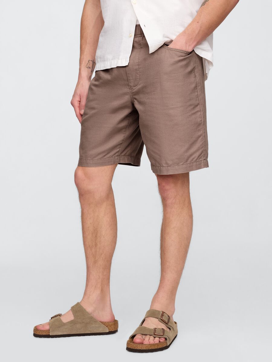 Brown linen and cotton shorts by Gap_3