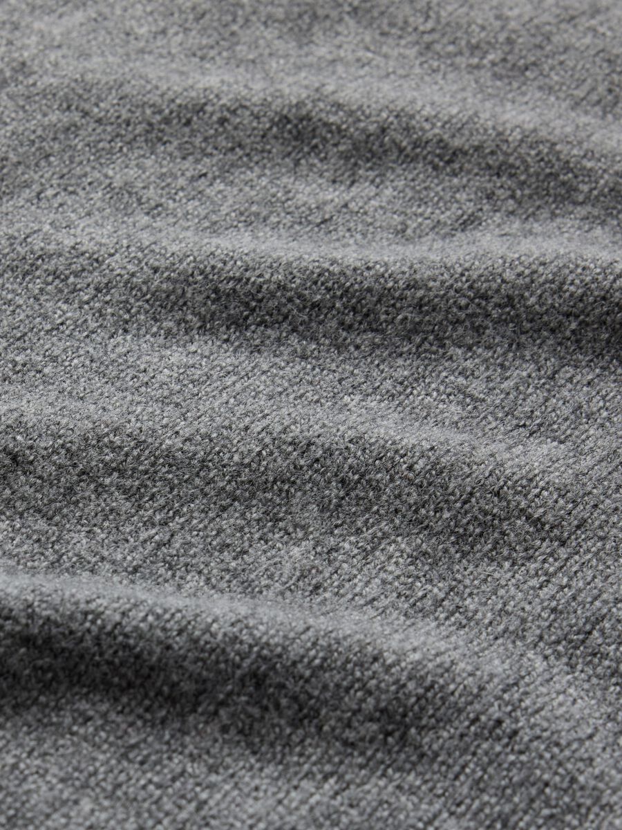 Pullover girocollo con maniche raglan_4