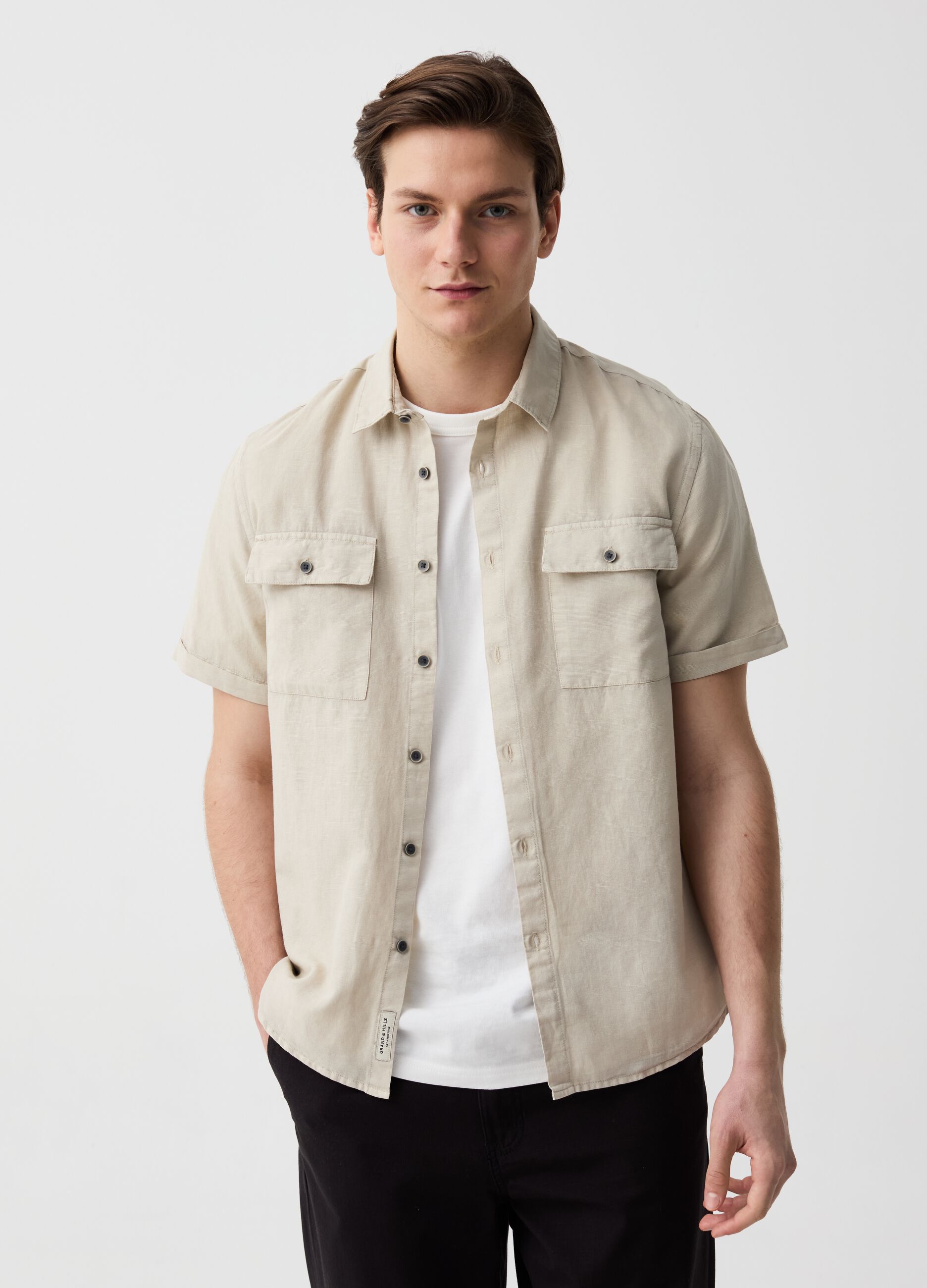 Cotton and linen shirt with short sleeves